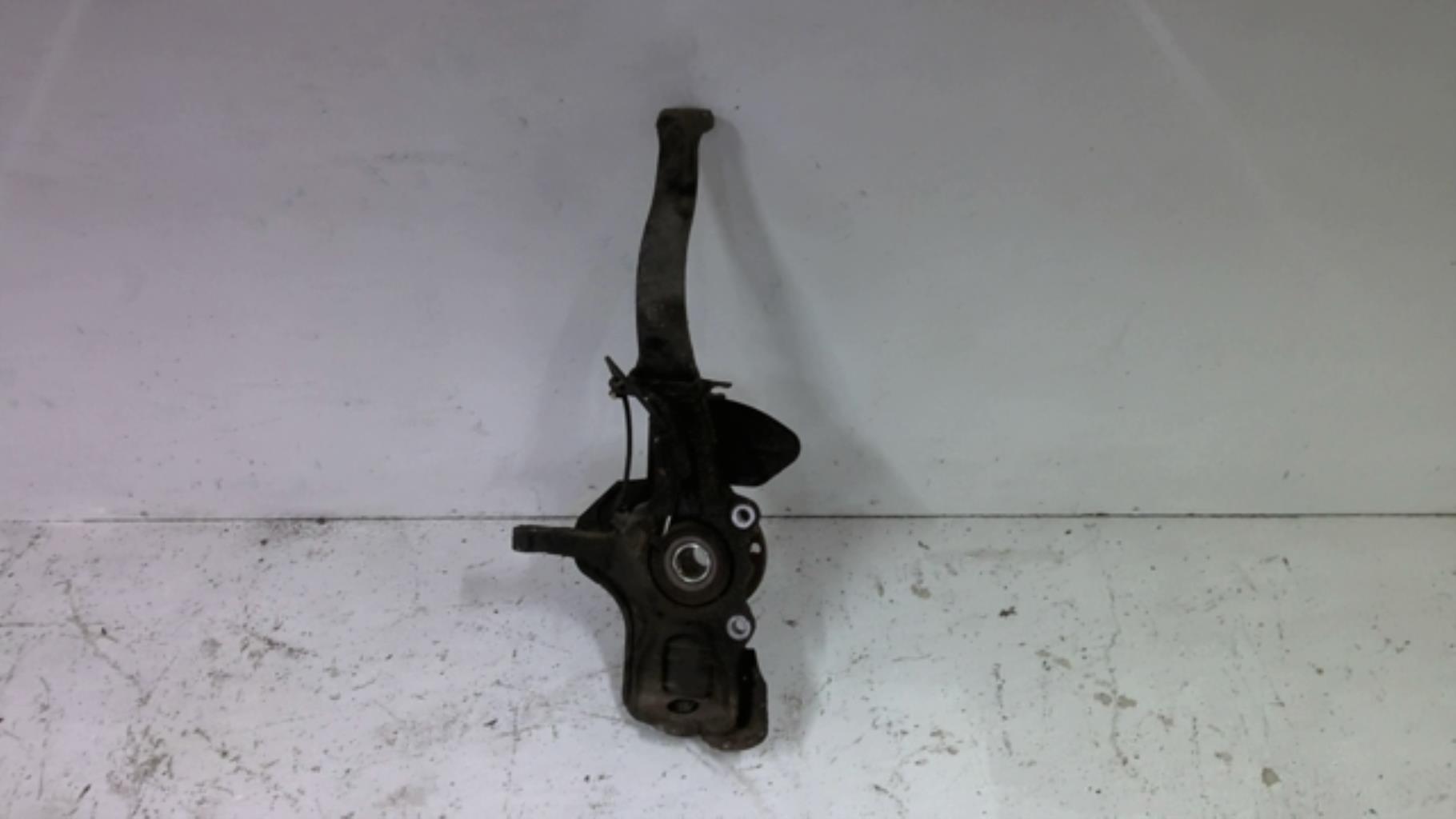 Fusee avant gauche ALFA ROMEO 147 PHASE 1 Essence - 1