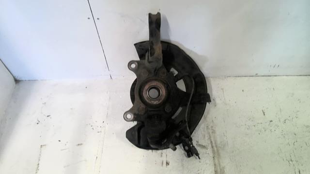 Fusee avant droit TOYOTA RAV4 3 PHASE 1 Diesel - 1