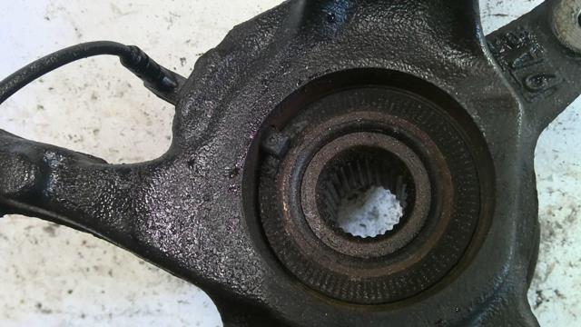Fusee avant gauche RENAULT LAGUNA 3 PHASE 1 BREAK Diesel - 1