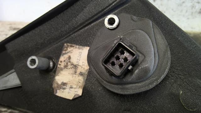 Retroviseur droit FORD MONDEO 1 PHASE 2 Essence - 1