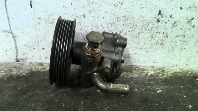 Pompe de direction VOLKSWAGEN GOLF 4 Diesel - 1