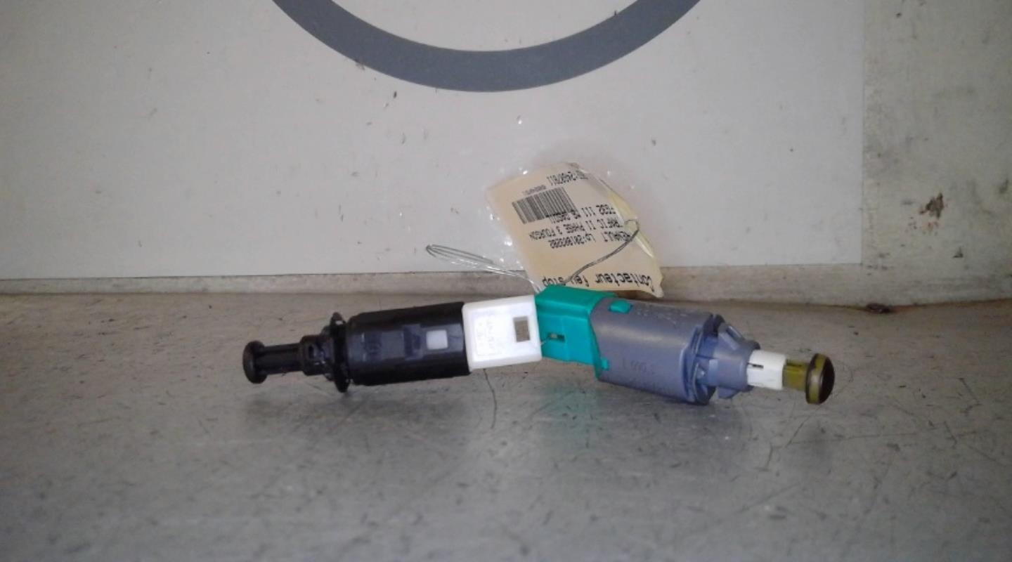 Contacteur feu stop RENAULT TRAFIC 2 PHASE 2 Diesel - 1