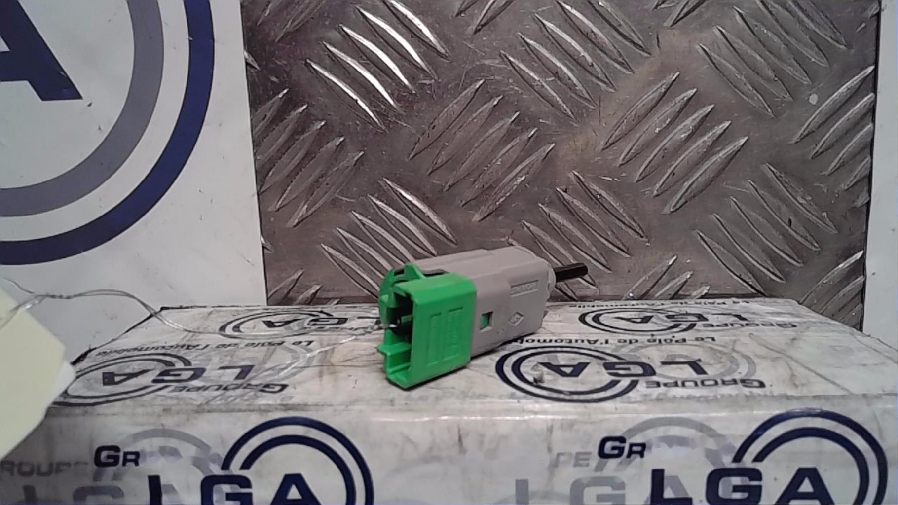 Contacteur feu stop RENAULT SCENIC 4 Diesel/Hybride - 1