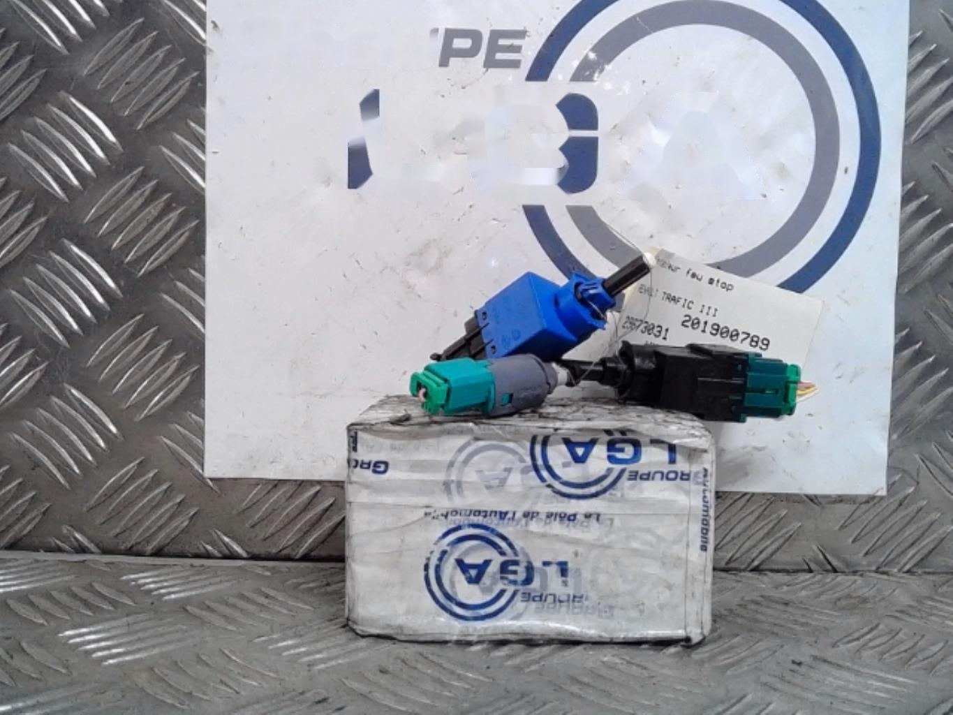 Contacteur feu stop RENAULT TRAFIC 3 LONG PHASE 1  - 1
