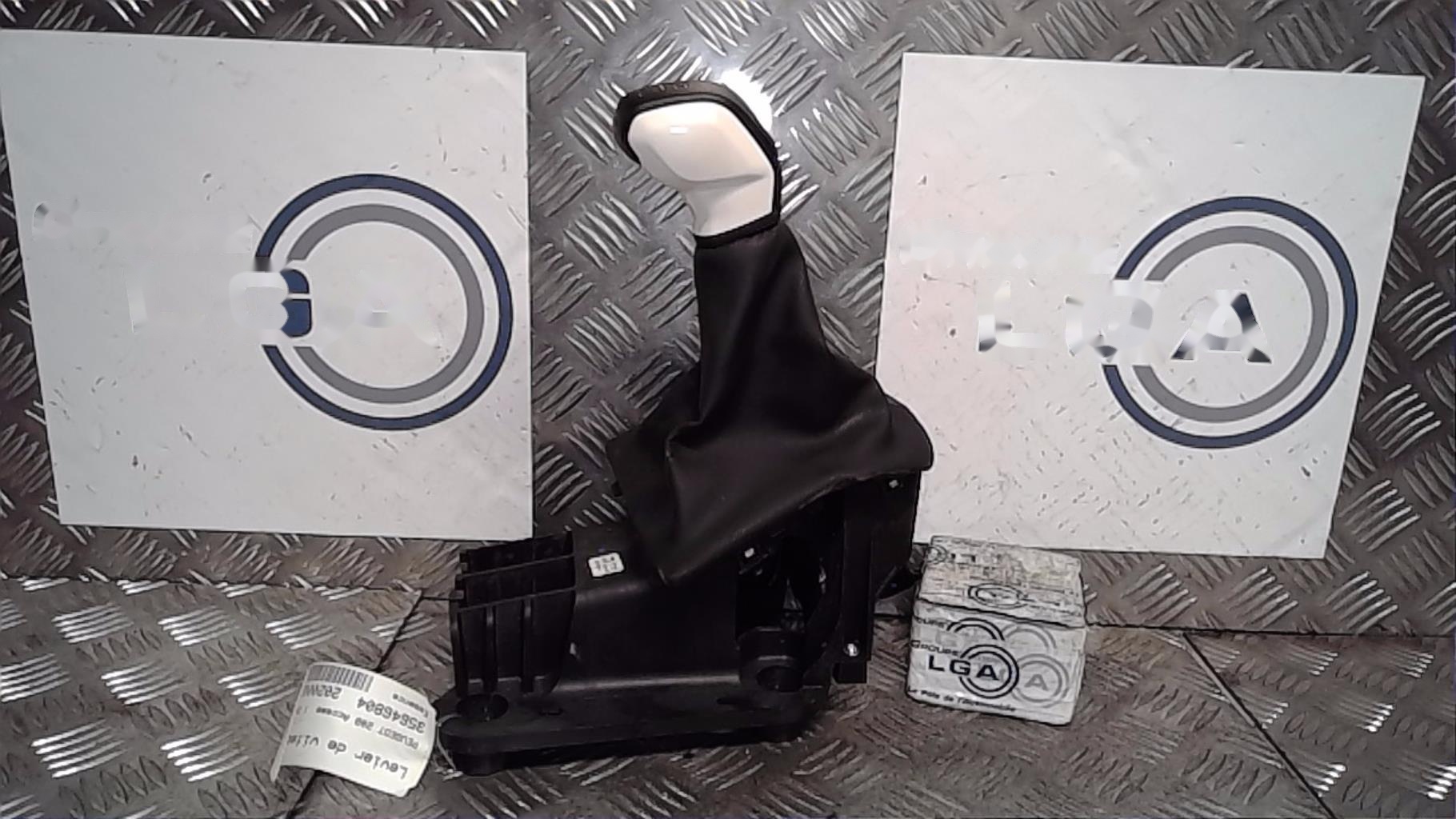 Levier de vitesses PEUGEOT 208 1 PHASE 1 Essence - 1