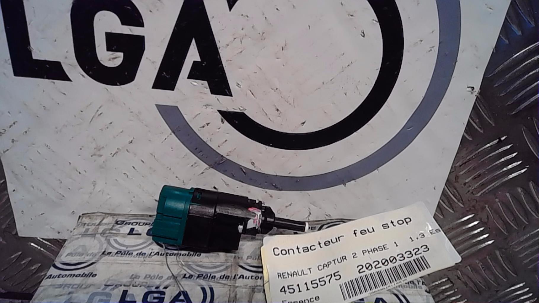 Contacteur feu stop RENAULT CAPTUR 2 PHASE 1 Essence - 1