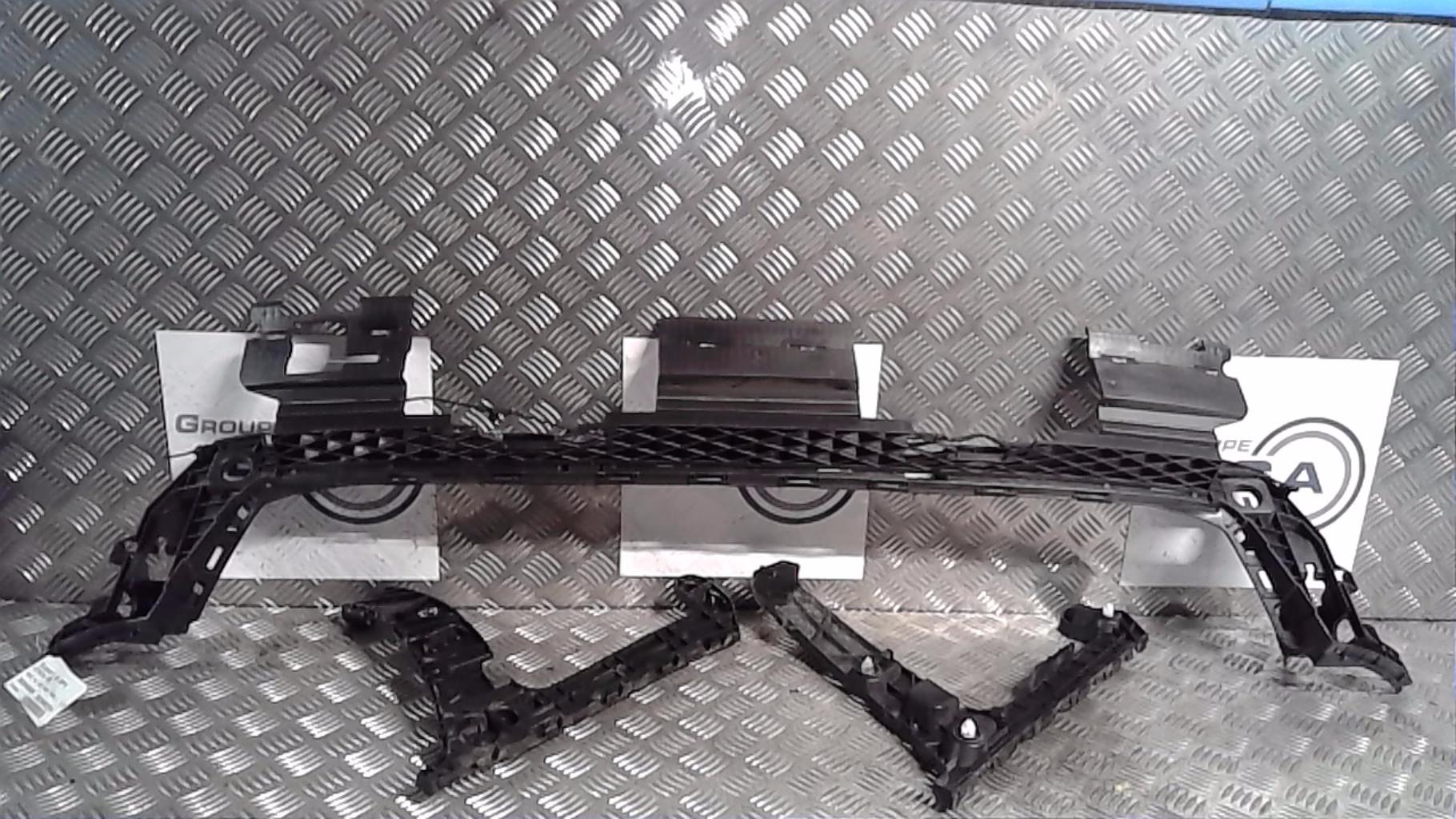 Support de pare chocs arriere AUDI A4 4 AVANT PHASE 1 BREAK Diesel - 1
