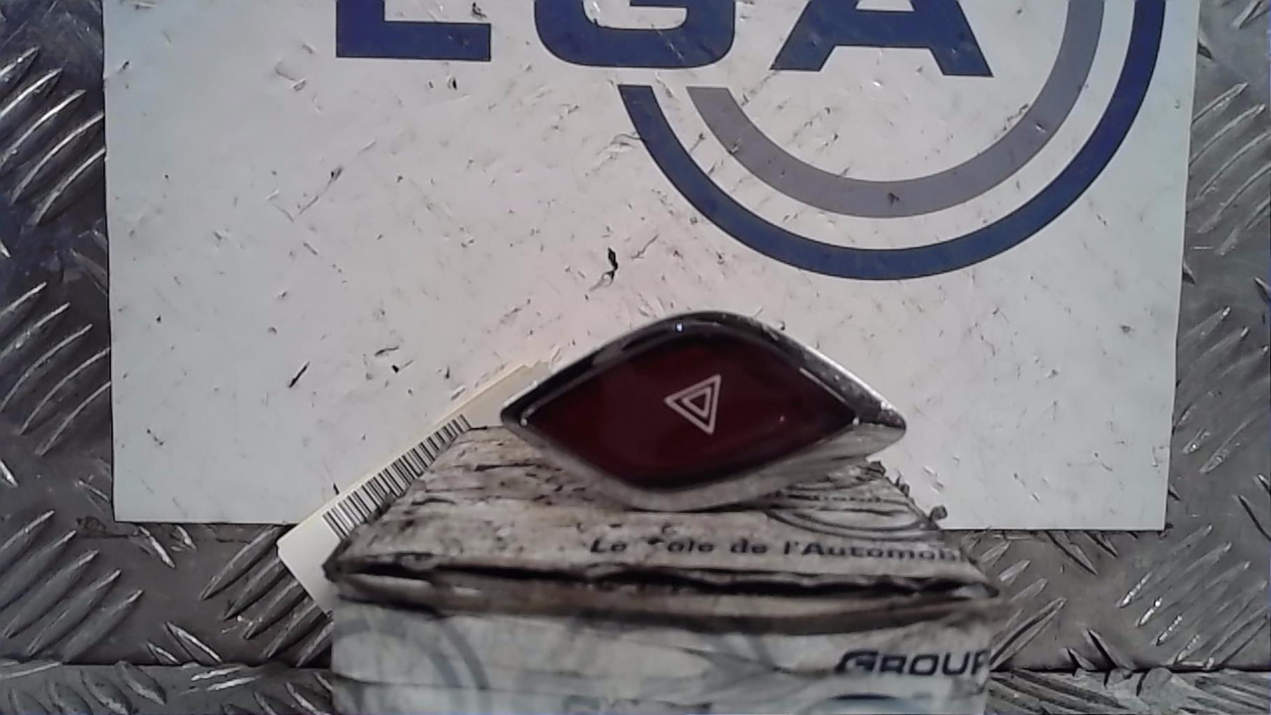 Bouton de warning CITROEN C3 2 PHASE 1 Diesel - 1