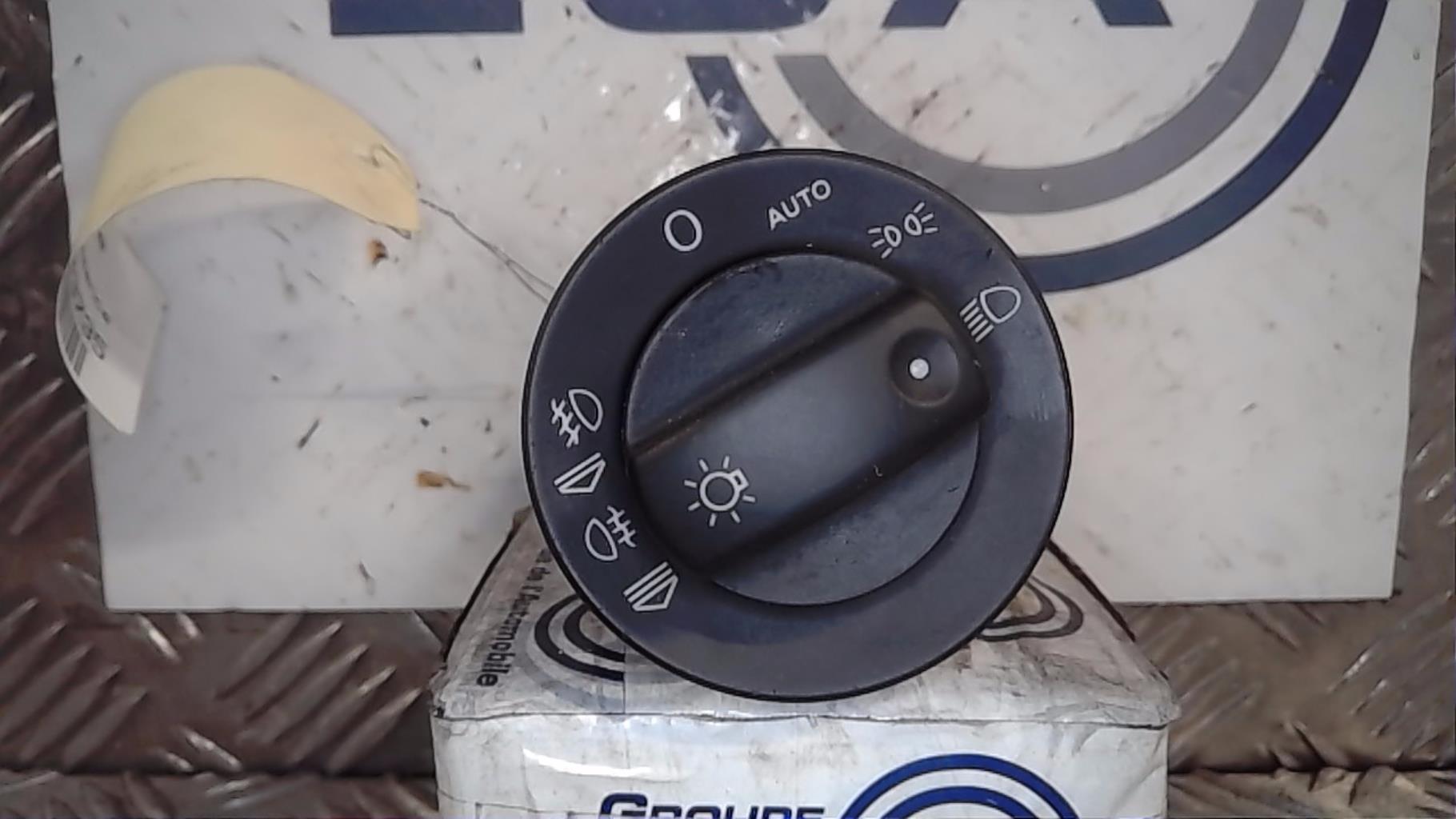 Commande de phare AUDI A4 2 AVANT S4 PHASE 2 BREAK Essence - 1
