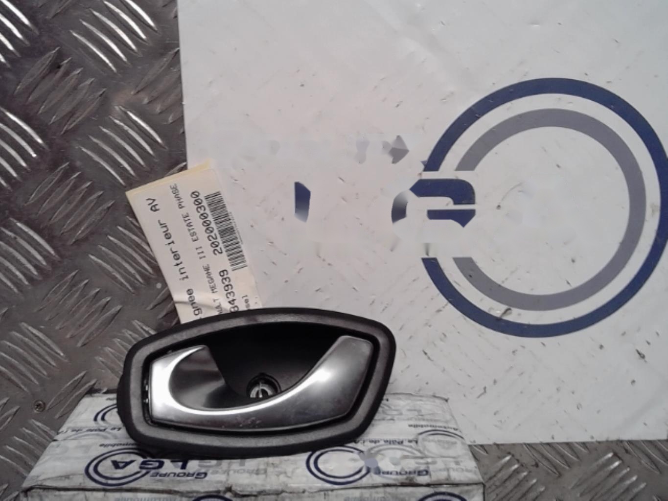 Poignee interieur avant gauche RENAULT MEGANE 3 PHASE 1 BREAK Diesel - 1