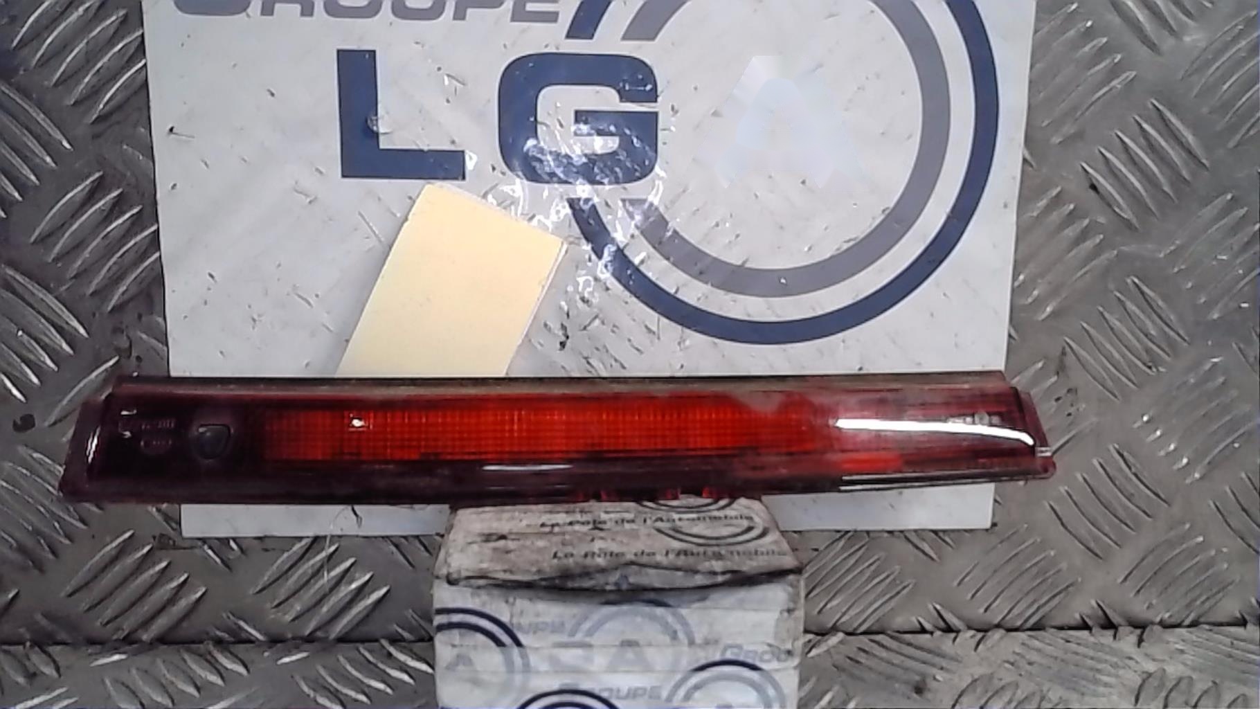 Feu arriere stop central RENAULT CLIO 4 PHASE 2 Essence - 1