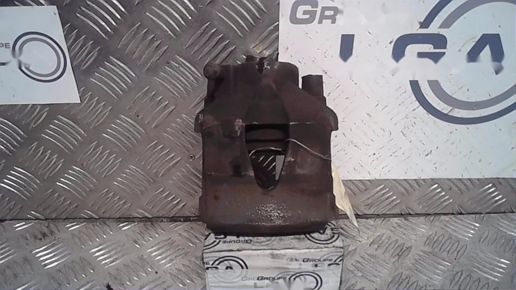 Etrier avant droit (freinage) AUDI A1 1 SPORTBACK PHASE 1 Diesel - 1