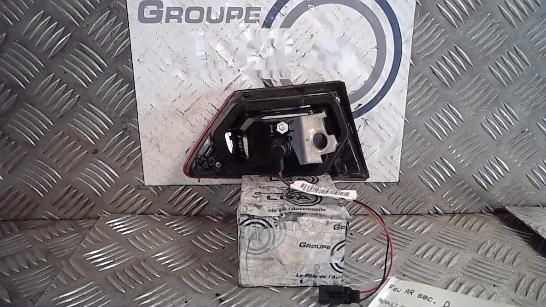 Feu arriere secondaire droit (feux) RENAULT CLIO 4 PHASE 2 Diesel - 1