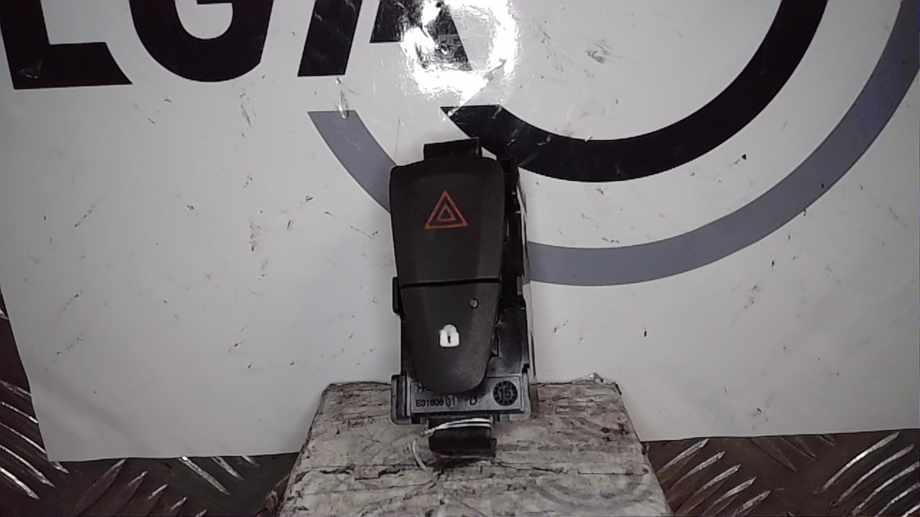 Bouton de warning RENAULT GRAND SCENIC 3 PHASE 3 Diesel - 1
