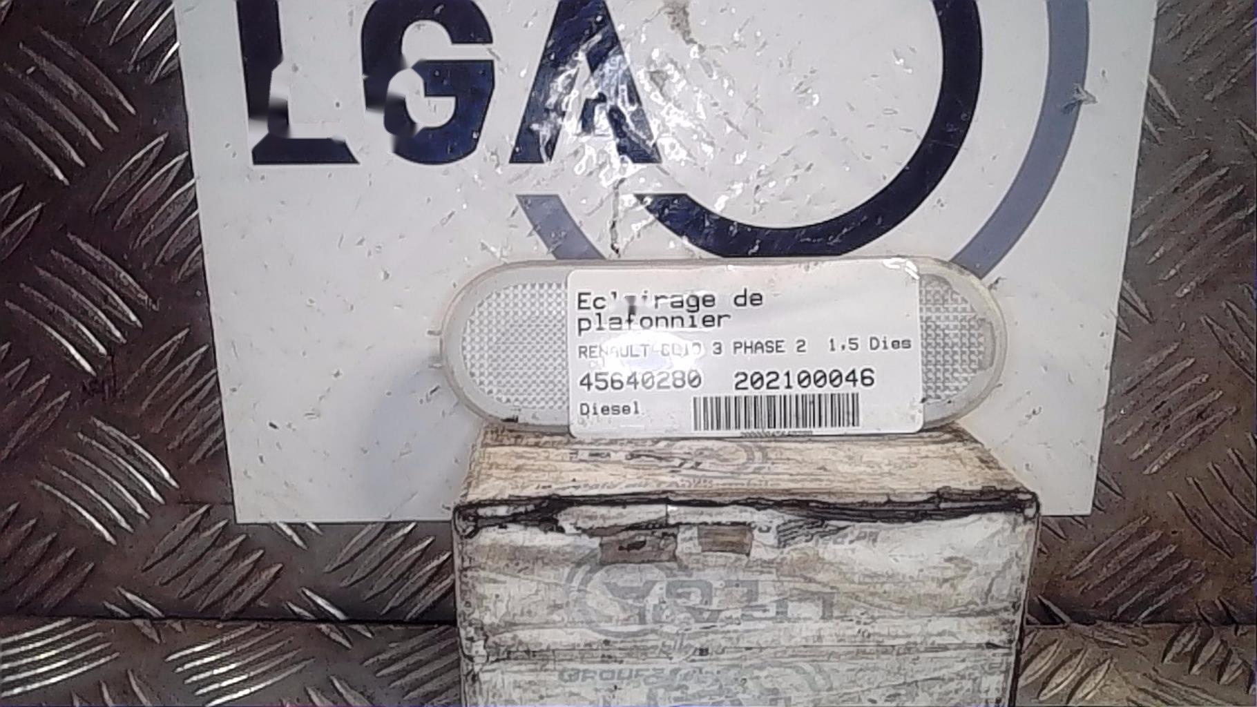 Eclairage de plafonnier RENAULT CLIO 3 PHASE 2 Diesel - 1