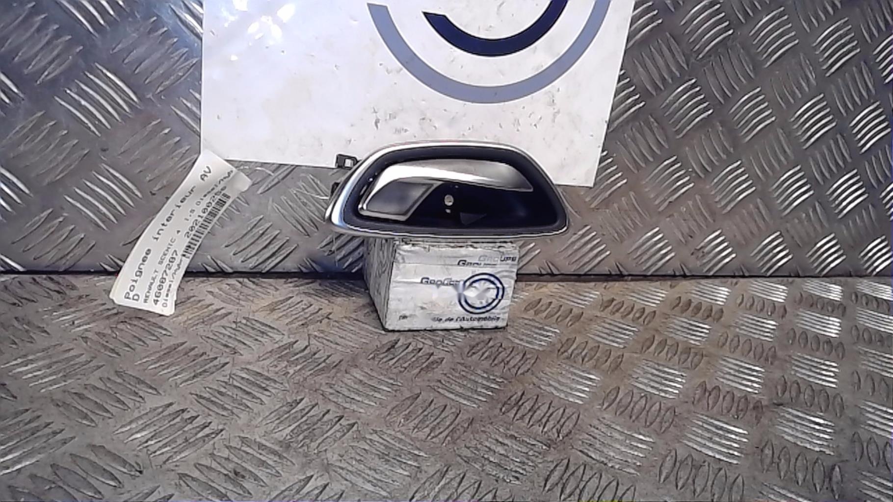 Poignee interieur avant droit RENAULT SCENIC 4 Diesel/Hybride - 1