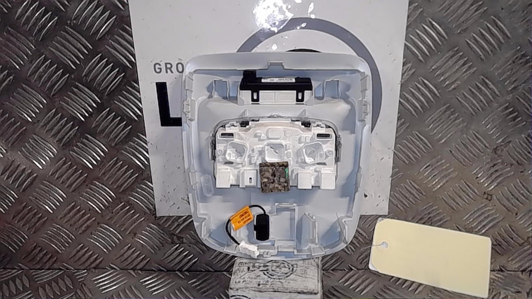 Eclairage de plafonnier PEUGEOT 308 2 PHASE 1 Diesel - 1