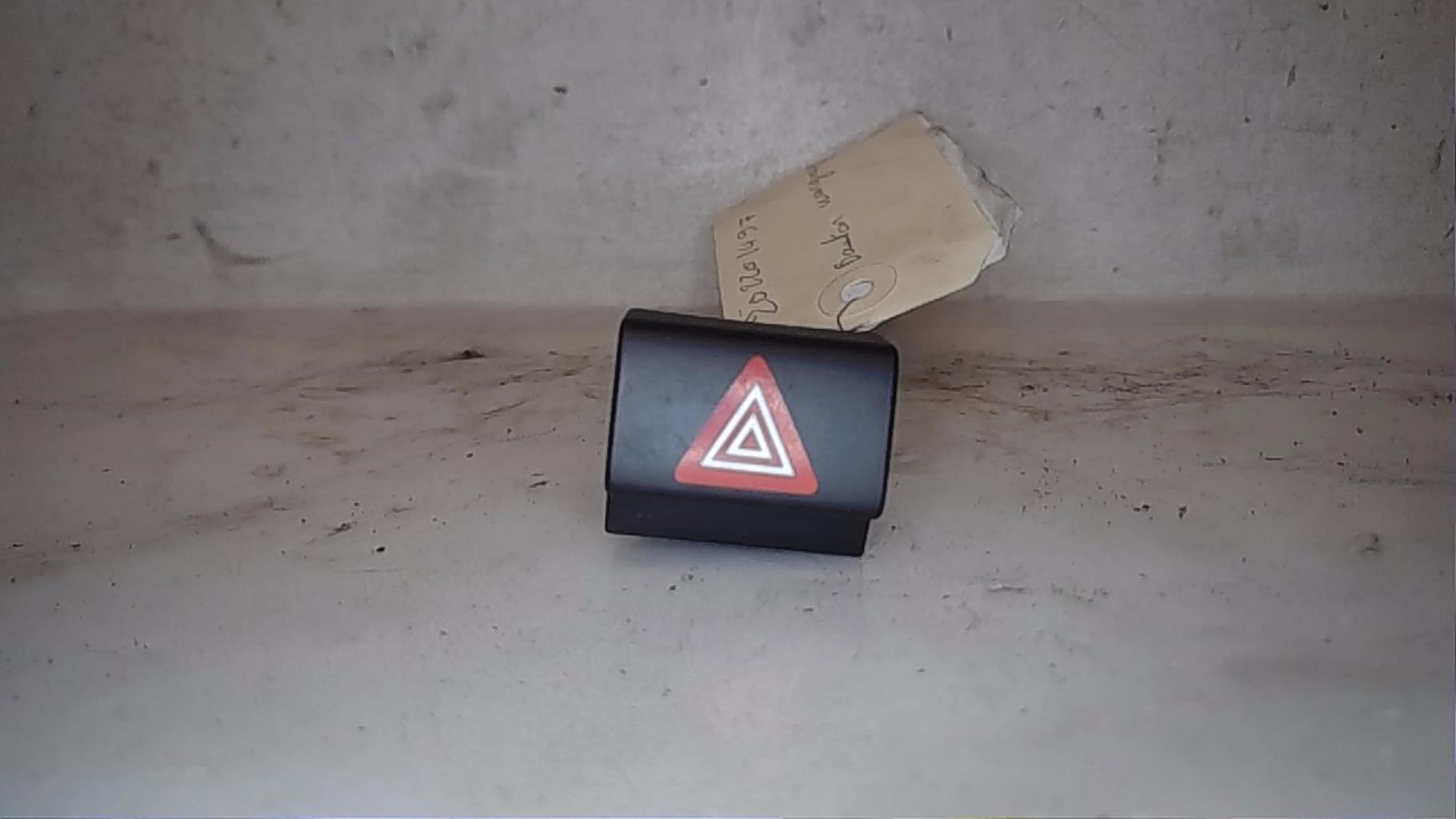 Bouton de warning CITROEN C4 GRAND PICASSO 2 PHASE 2 Essence - 1