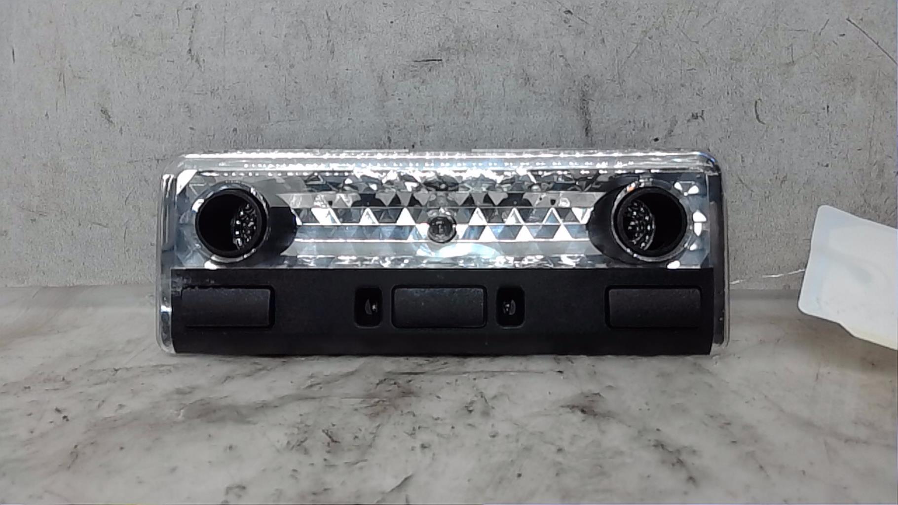 Eclairage de plafonnier BMW X3 E83 PHASE 2 Diesel - 1