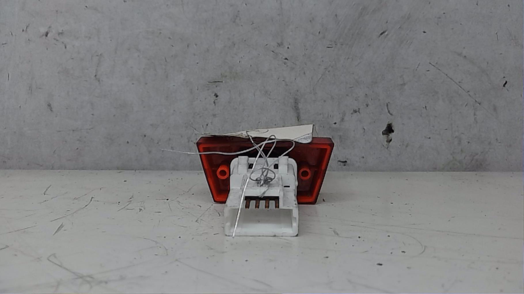Bouton de warning PEUGEOT 107 PHASE 2 Essence - 1