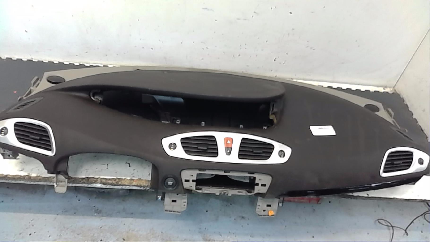 Tableau de bord RENAULT SCENIC 3 PHASE 1 Diesel - 1