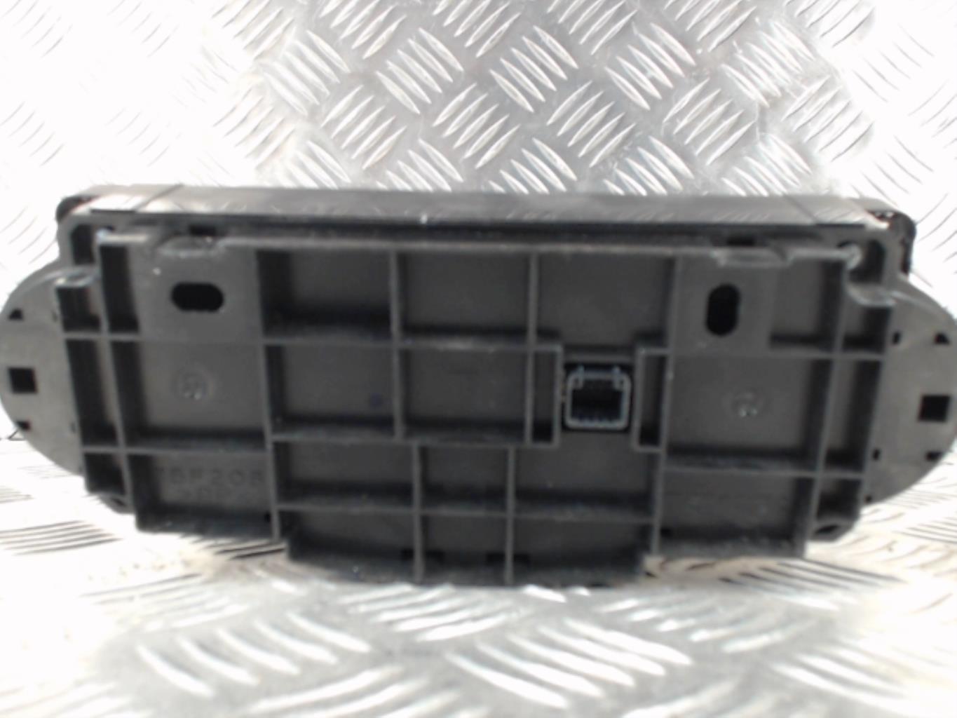 Commande chauffage TOYOTA YARIS 3 PHASE 1 Essence/Hybride - 1