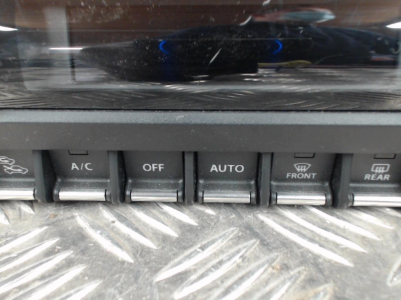 Commande chauffage SUZUKI IGNIS 3 Essence - 1