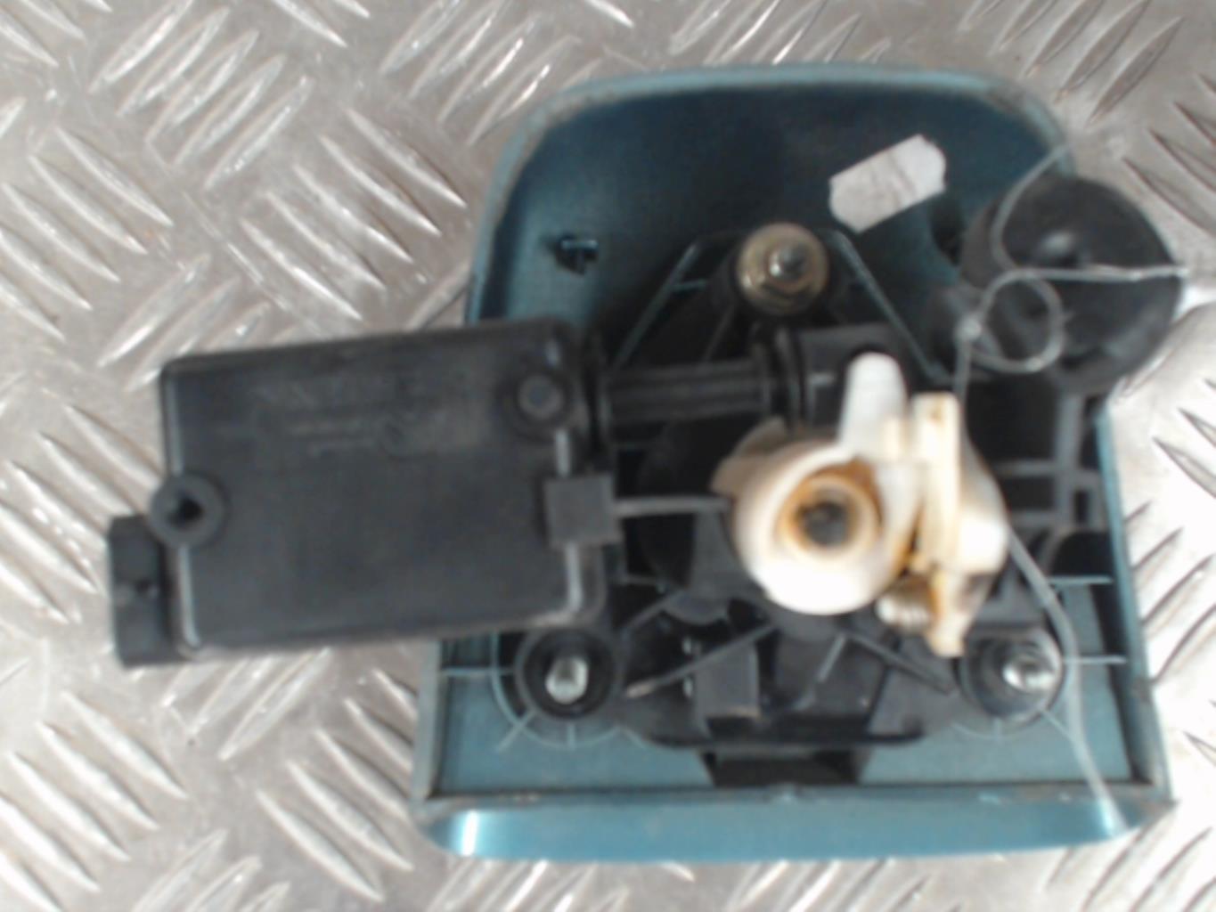 Bouton de coffre RENAULT CLIO 2 CAMPUS  - 1
