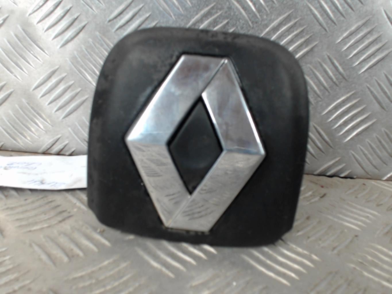 Bouton de coffre RENAULT CLIO 2 PHASE 2 Diesel - 1