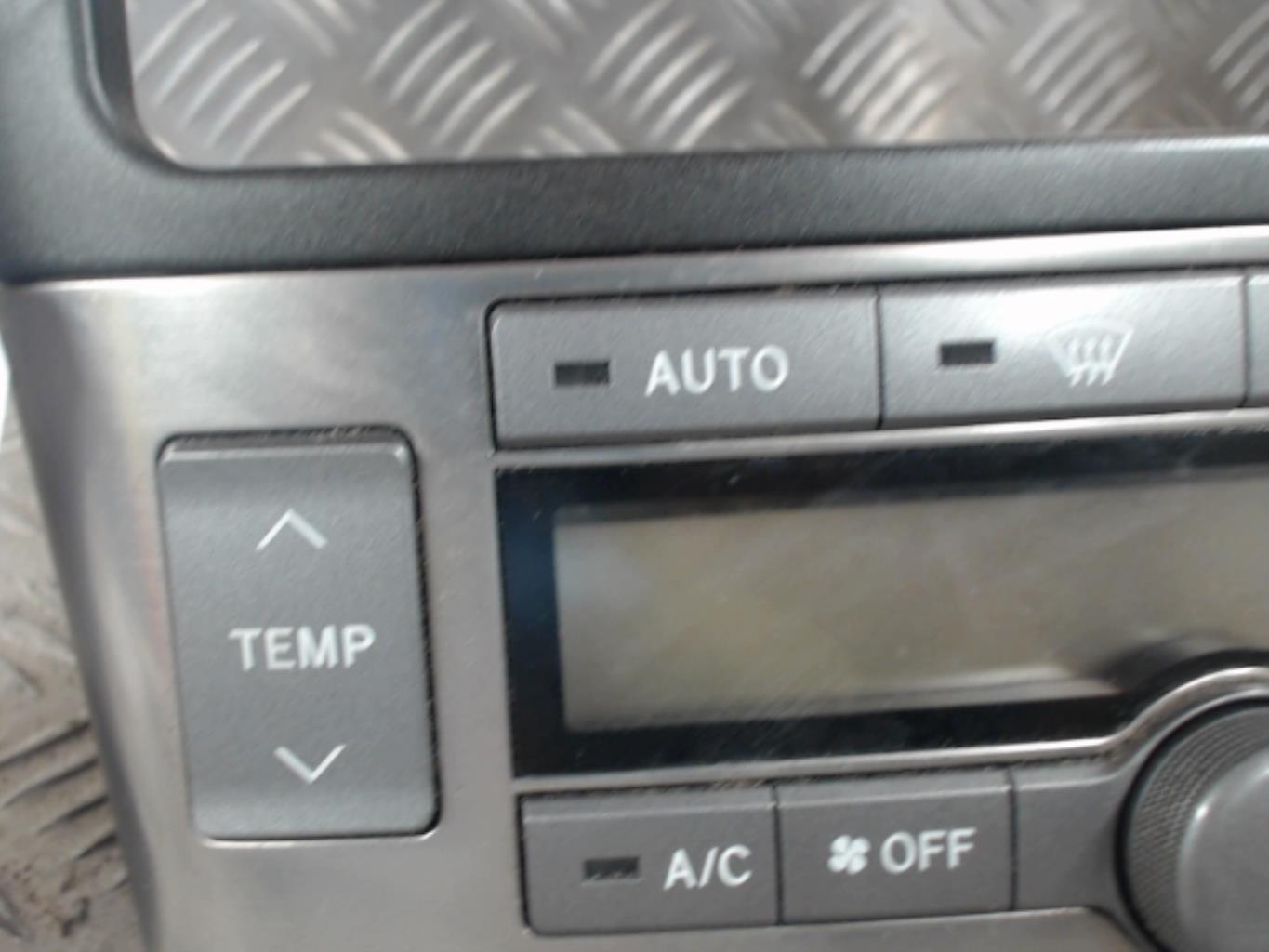 Commande chauffage TOYOTA AVENSIS 2 PHASE 2 Diesel - 1