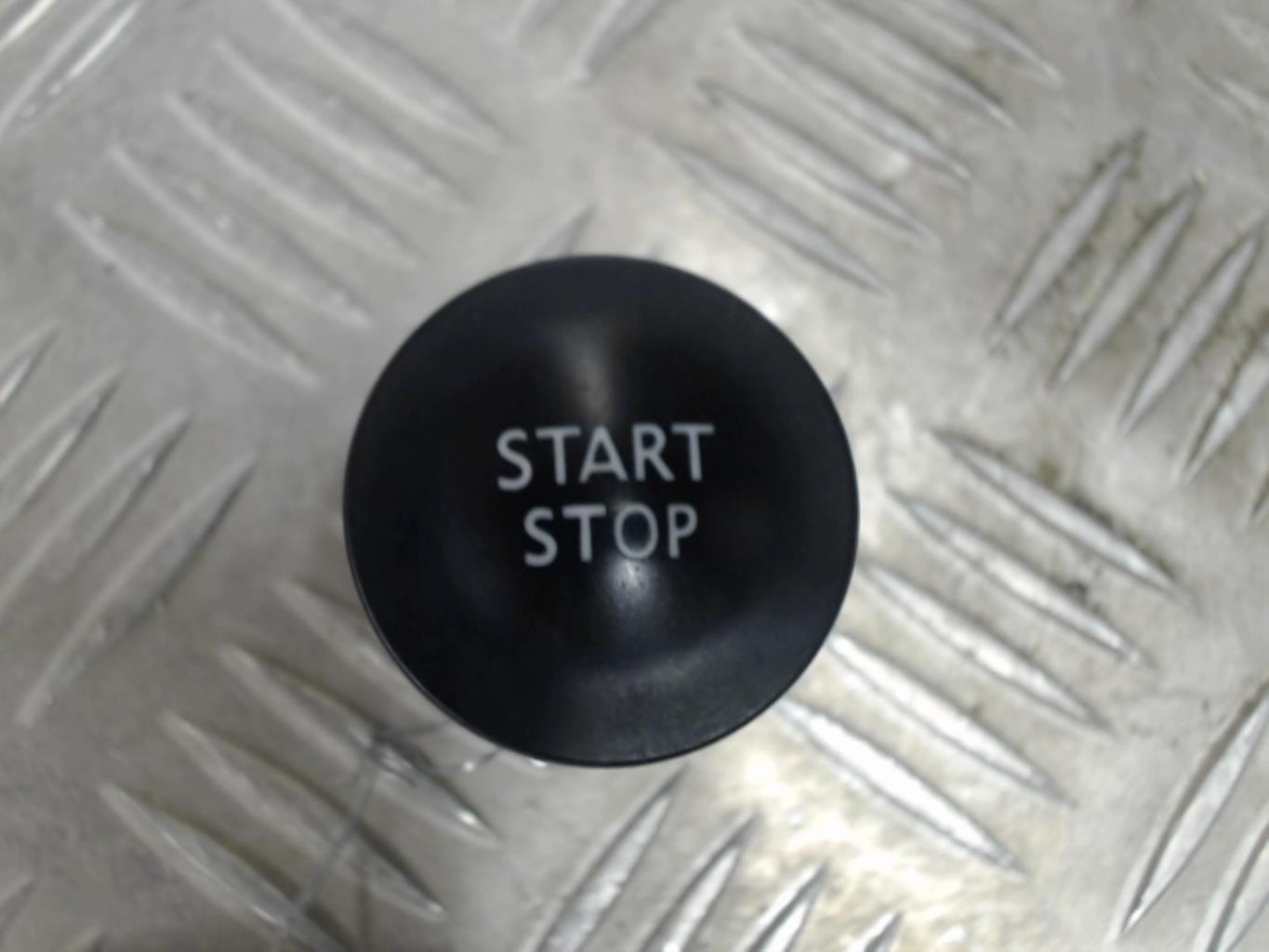 Bouton de demarrage RENAULT CLIO 4 PHASE 1 Essence - 1