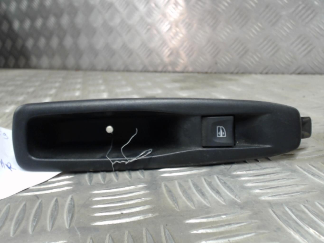 Interruttore lavacristalli posteriore destro RENAULT CLIO 4 PHASE 1 Gasolina - 1