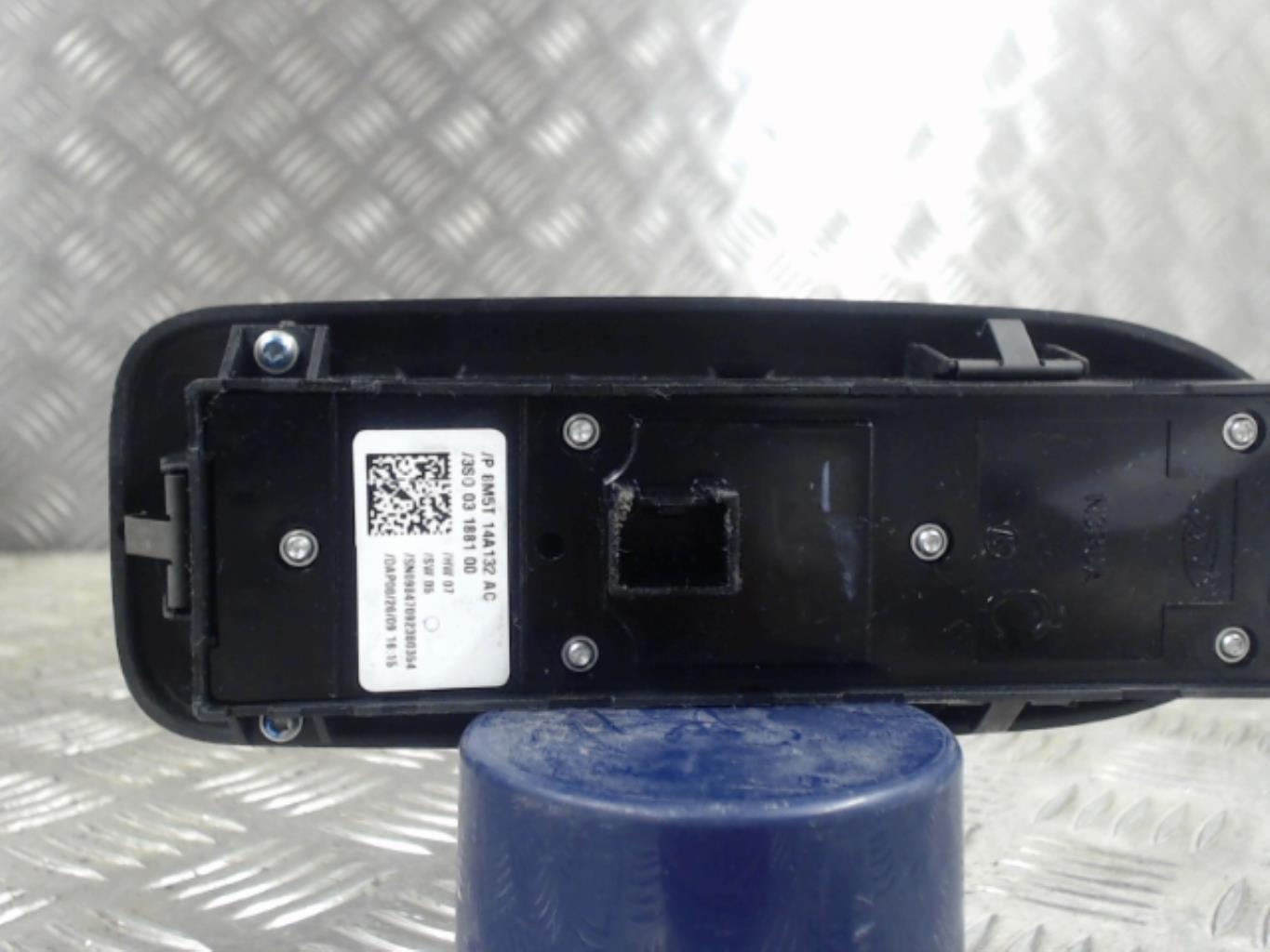 Interruttore lavacristalli anteriore sinistro FORD KUGA 1 Diésel - 1