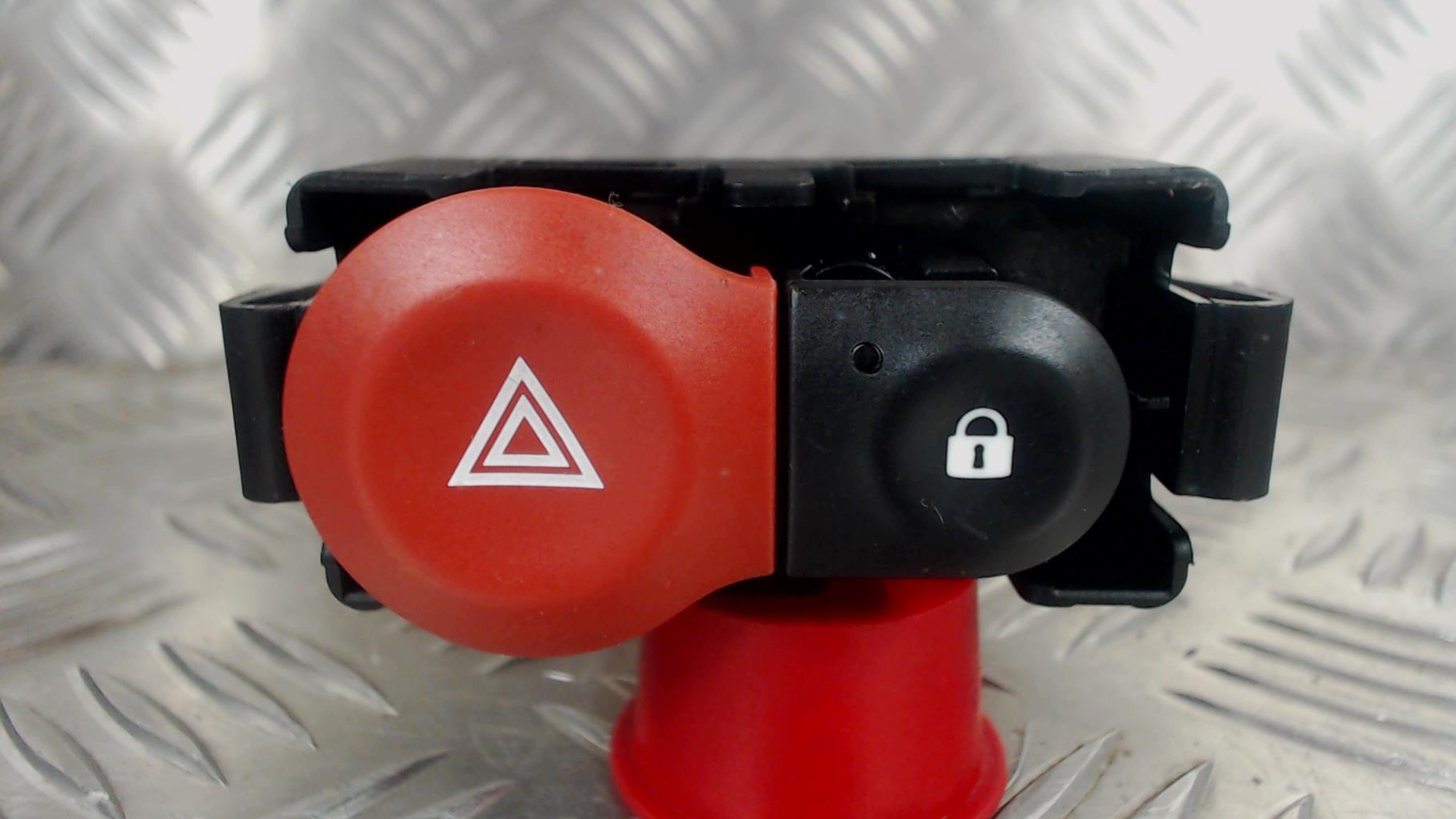 Bouton de warning RENAULT CLIO 3 PHASE 2 Diesel - 1