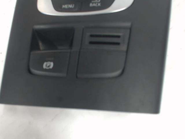 Consolle centrale (interno in plastica) AUDI A3 3 LIMOUSINE PHASE 2 Diésel - 1