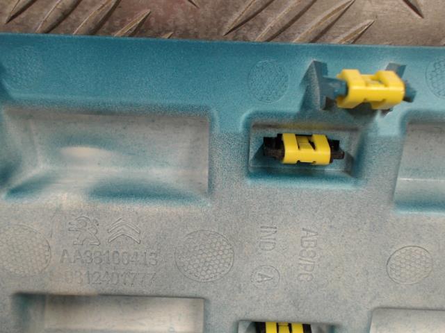 Console central (interieur plastique) CITROEN C3 3 PHASE 2 Essence - 1