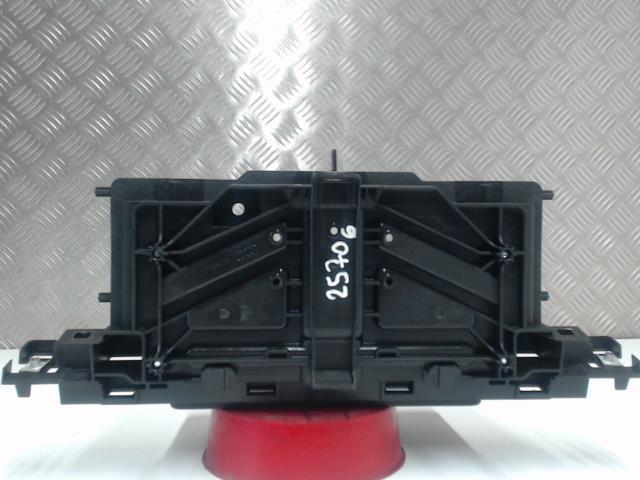Ecran GPS AUDI A4 4 AVANT PHASE 1 BREAK  - 1