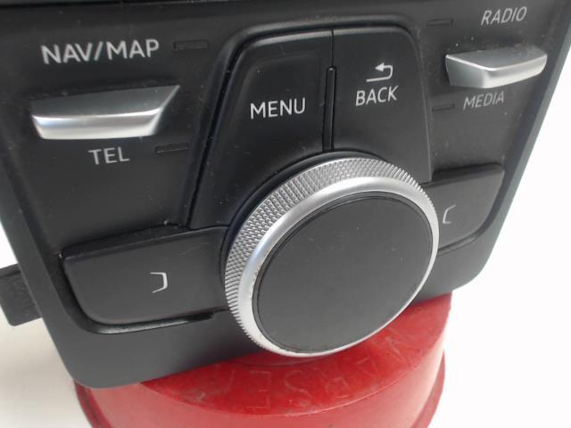 Commande autoradio AUDI A4 4 AVANT PHASE 1 BREAK  - 1