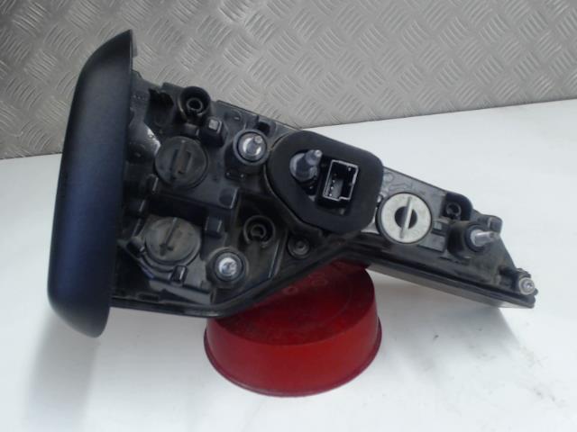 Feu arriere secondaire droit (feux) AUDI A4 4 AVANT PHASE 1 BREAK  - 1