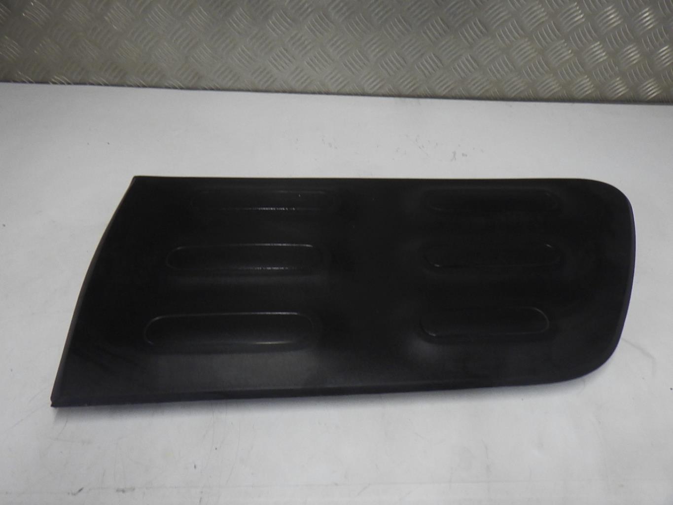 Modanatura portiera posteriore sinistra  CITROEN C4 CACTUS Gasolina - 1