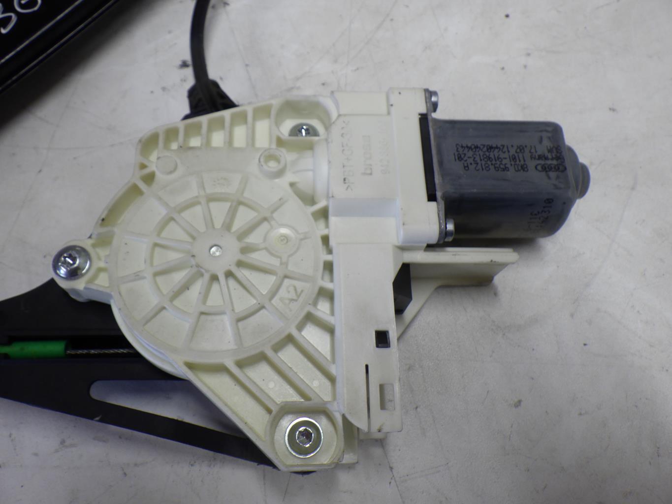 Alzacristalli elettrico posteriore sinistro AUDI A1 1 SPORTBACK PHASE 1 Diésel - 1
