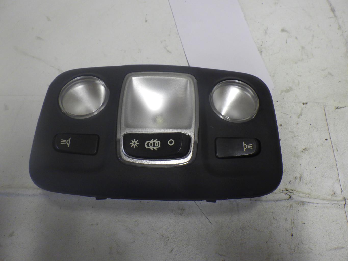 Luce di cortesia PEUGEOT 3008 2 PHASE 1 Gasolina - 1