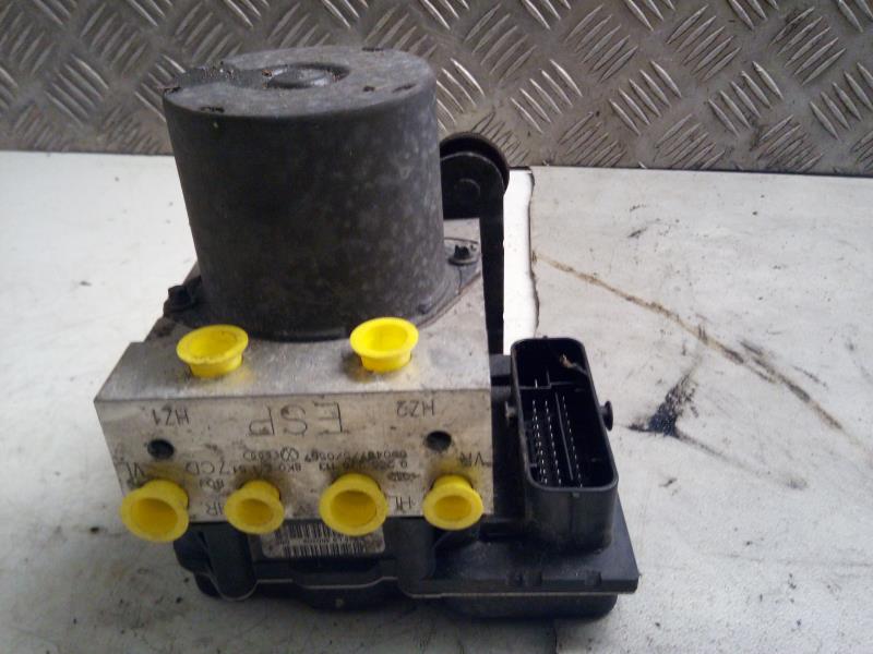 Bloc ABS (freins anti-blocage) AUDI A4 4 AVANT PHASE 1 BREAK Diesel - 1