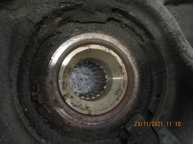 Moyeu avant gauche CITROEN C3 2 PHASE 1 Diesel - 1
