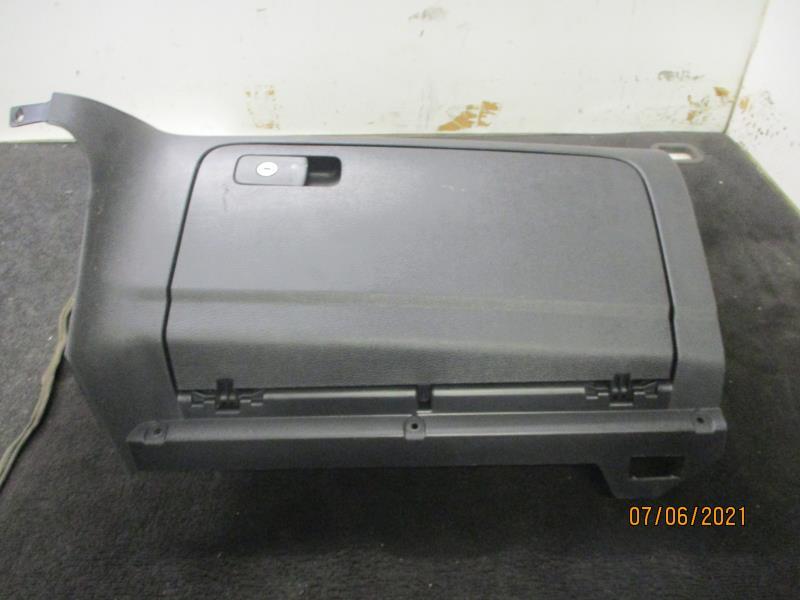 Boite a gants VOLKSWAGEN GOLF 6 Diesel - 1