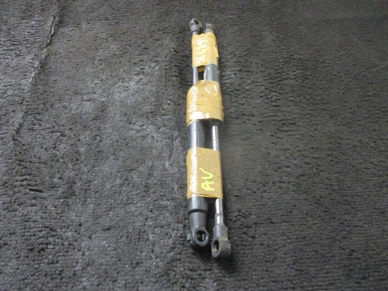 Verin de capot AUDI A1 1 PHASE 1 Essence - 1