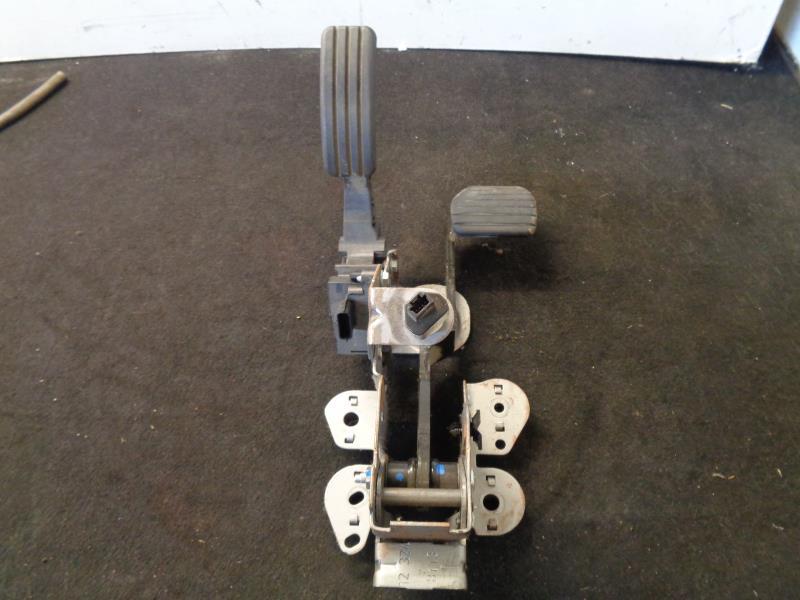 Pedale d'accelerateur RENAULT MEGANE 3 PHASE 2 Diesel - 1
