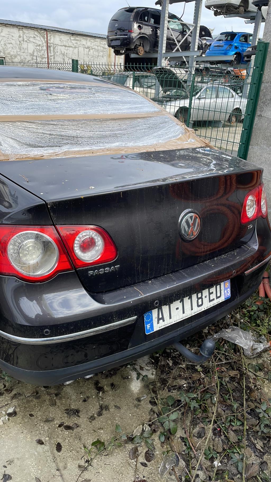 Serrure de coffre VOLKSWAGEN PASSAT 5 Diesel - 1