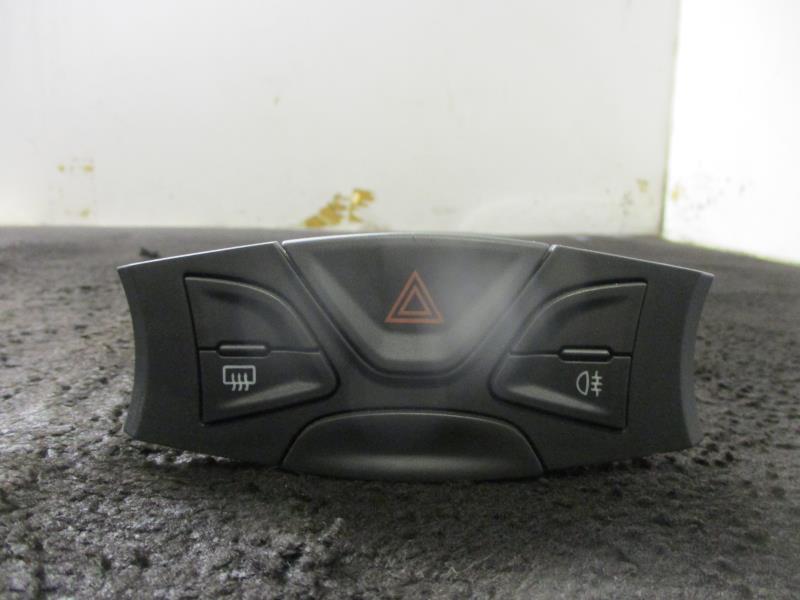 Bouton de warning FORD KA 2 PHASE 2 Essence - 1