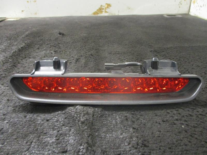 Feu arriere stop central CHEVROLET ORLANDO Diesel - 1
